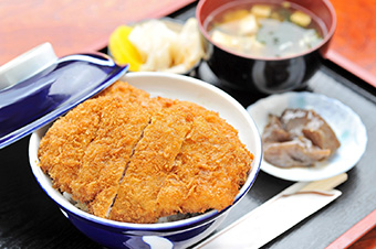 第12回下仁田かつ丼スタンプラリー」かつ丼を食べて下仁田ねぎをもらおう！