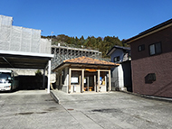 �O��